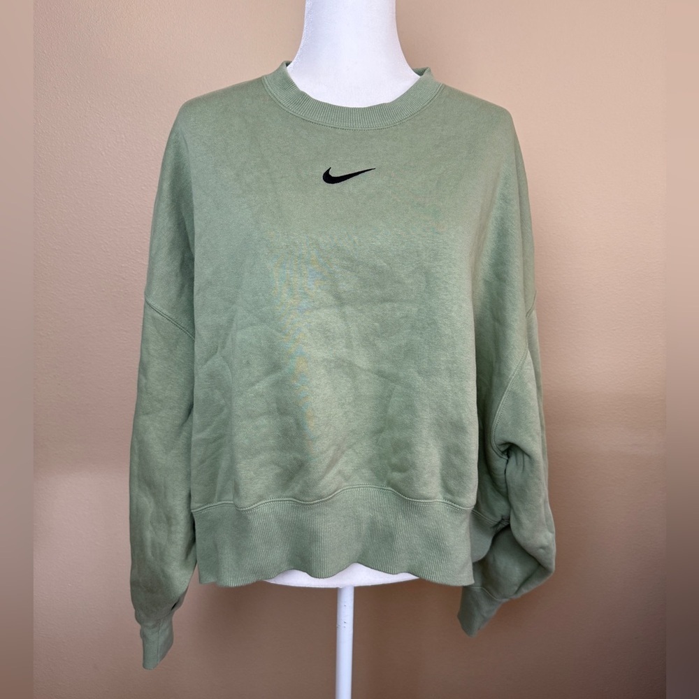 Nike Green Center Swoosh Sweater Size Large